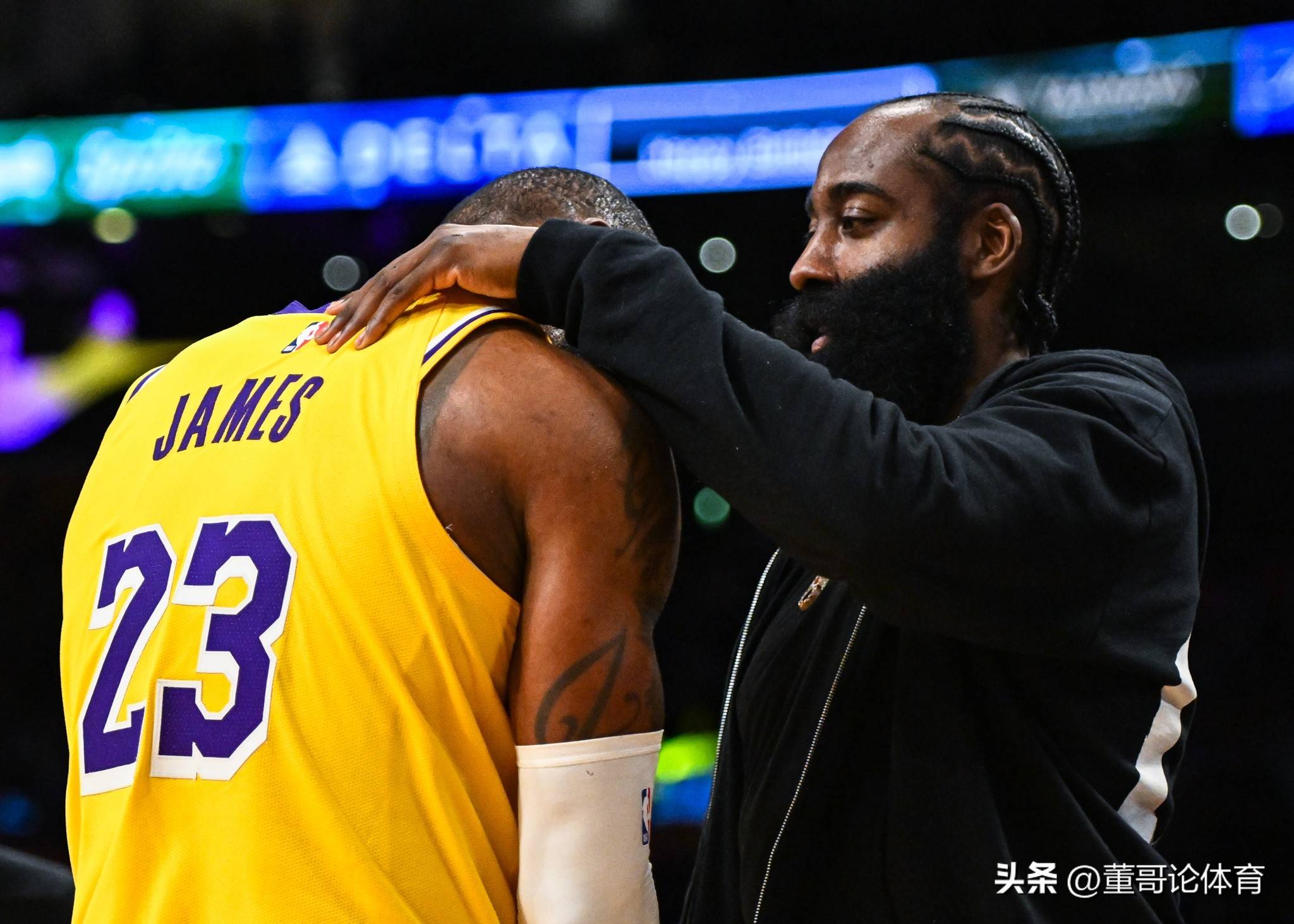 湖人关键时刻救险，哈登力保胜局拿下系列赛